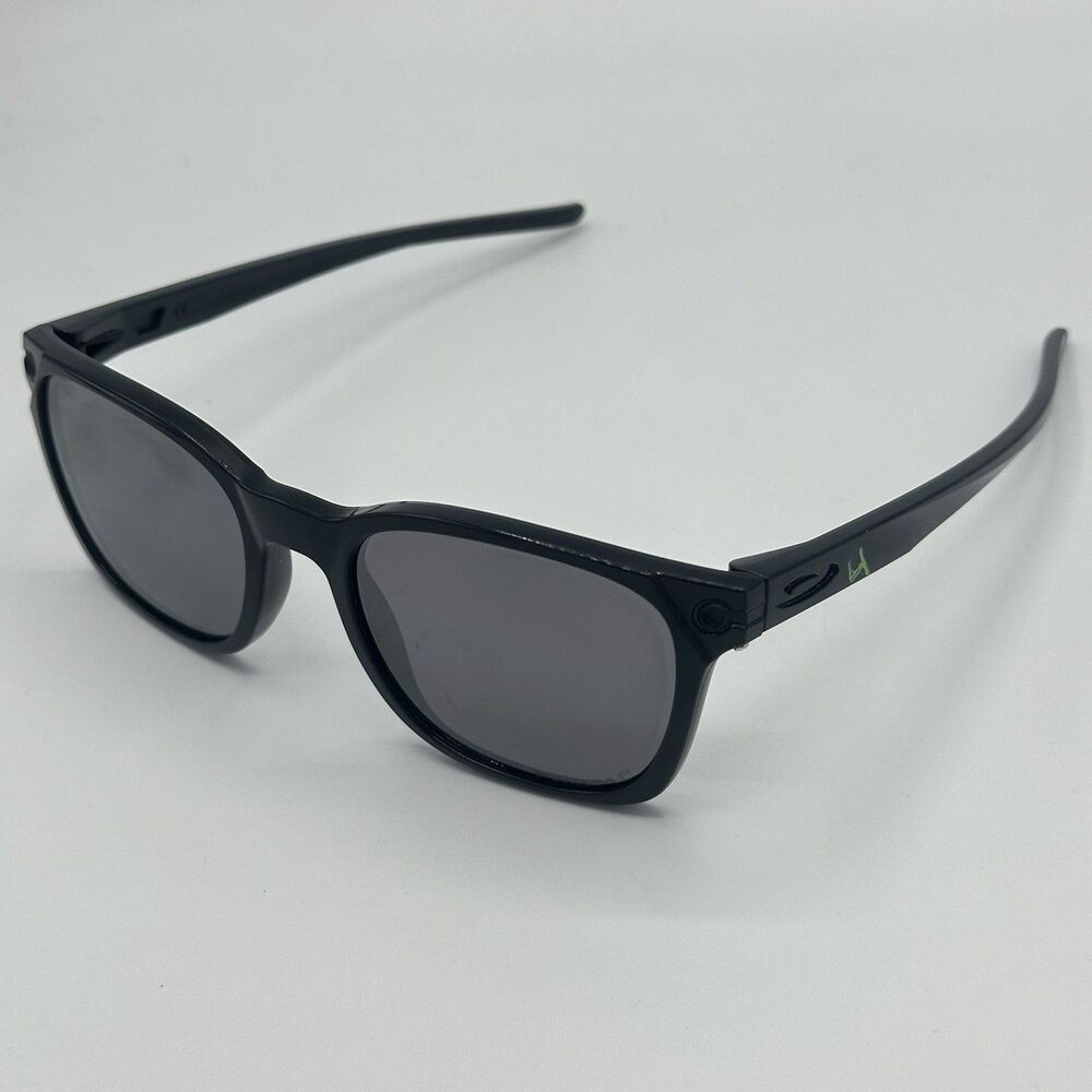 Oakley Ojector Polished Black Prizm Grey Polarized Lens Sunglasses Missing Icons